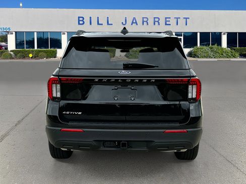 New 2026 Ford Explorer Active RWD image 5