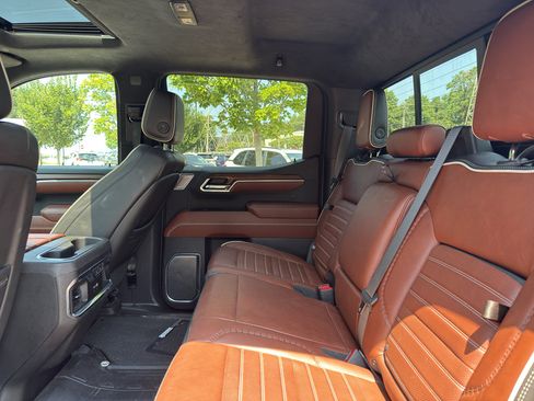 Used 2023 GMC Sierra 1500 Denali Ultimate AWD/4WD image 6