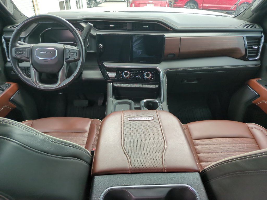 Used 2024 GMC Sierra 2500 Denali Ultimate AWD/4WD image 12