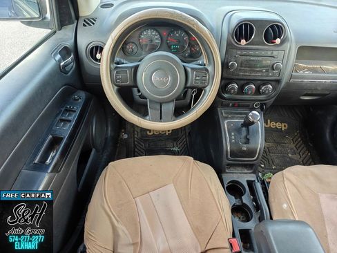 Used 2012 Jeep Compass Sport FWD image 4