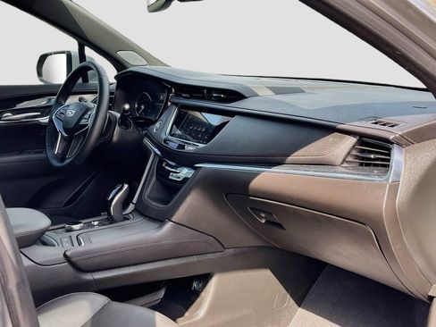 Used 2025 Cadillac XT5 Premium Luxury w/ LPO, Floor Liner Package FWD image 31