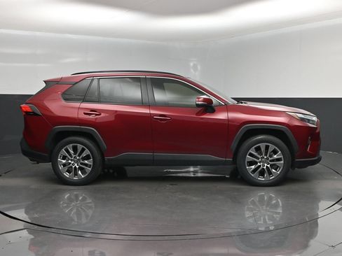 Used 2022 Toyota RAV4 XLE Premium FWD image 2