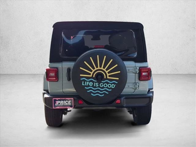 Used 2024 Jeep Wrangler Unlimited Sahara AWD/4WD image 7