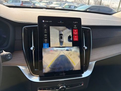 Used 2025 Volvo XC90 B5 Plus w/ Protection Package Premier image 13