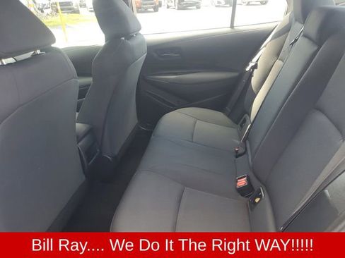 Used 2022 Toyota Corolla LE image 9