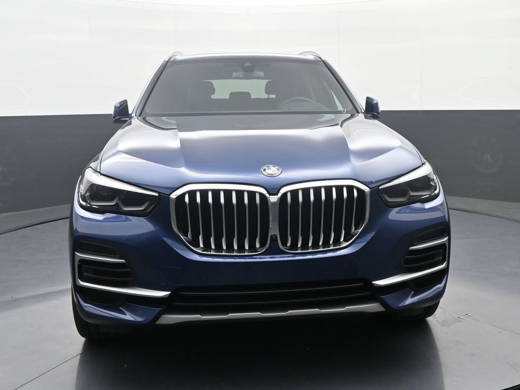 Used 2022 BMW X5 xDrive40i w/ Premium Package AWD/4WD image 2