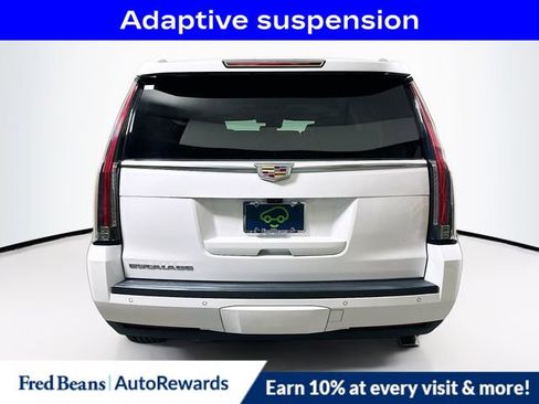 Used 2020 Cadillac Escalade Premium Luxury AWD/4WD image 7