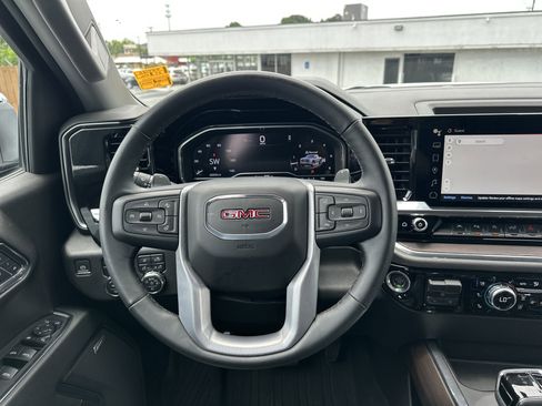 Used 2024 GMC Sierra 1500 SLT w/ SLT Premium Plus Package AWD/4WD image 17