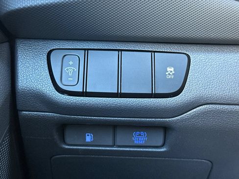 Used 2018 Hyundai Ioniq Blue FWD image 42