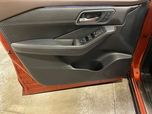 Used 2021 Nissan Rogue Platinum FWD image 27