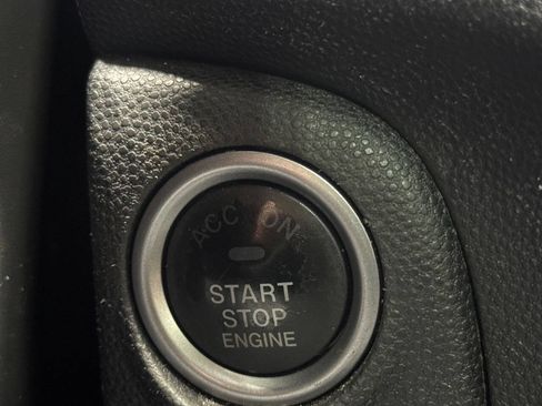 Used 2013 MAZDA MAZDA3 i Grand Touring image 33