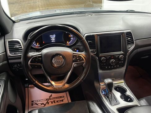 Used 2018 Jeep Grand Cherokee Altitude AWD/4WD image 3