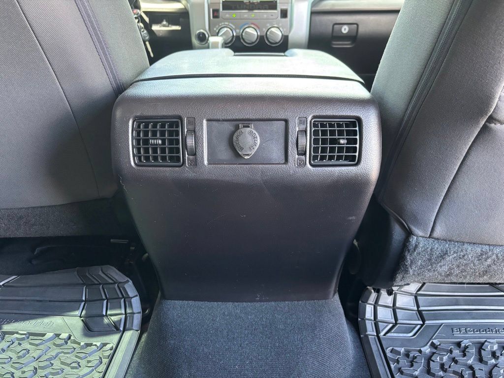 Used 2016 Toyota Tundra SR5 w/ SR5 Upgrade Package AWD/4WD image 34