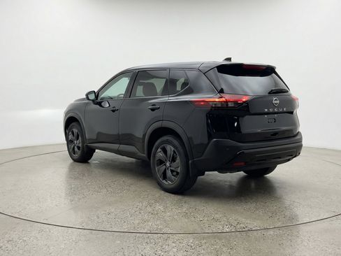 Used 2025 Nissan Rogue SV AWD/4WD image 6