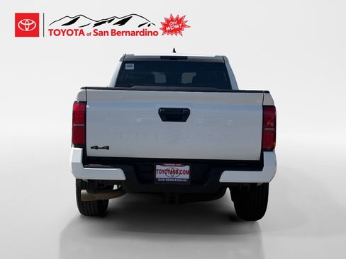 Certified 2025 Toyota Tacoma TRD Off-Road AWD/4WD image 4
