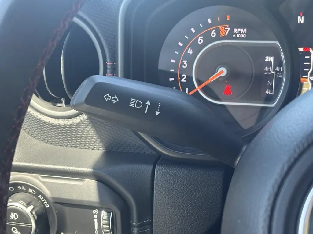 Used 2024 Jeep Gladiator Rubicon AWD/4WD image 22