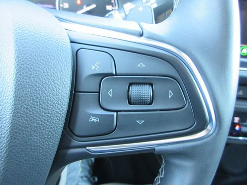 Certified 2022 Buick Envision Essence w/ Technology Package I image 28