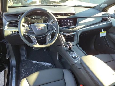 New 2025 Cadillac XT5 Sportv image 3