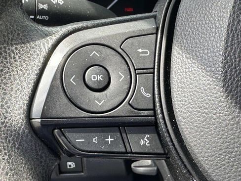 Used 2020 Toyota Corolla LE image 25