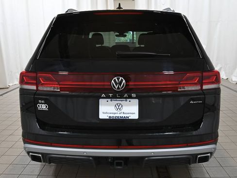 Used 2024 Volkswagen Atlas Peak Edition SE AWD/4WD image 13