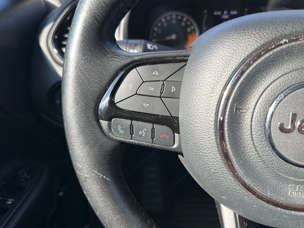 Used 2017 Jeep Renegade Altitude FWD image 34