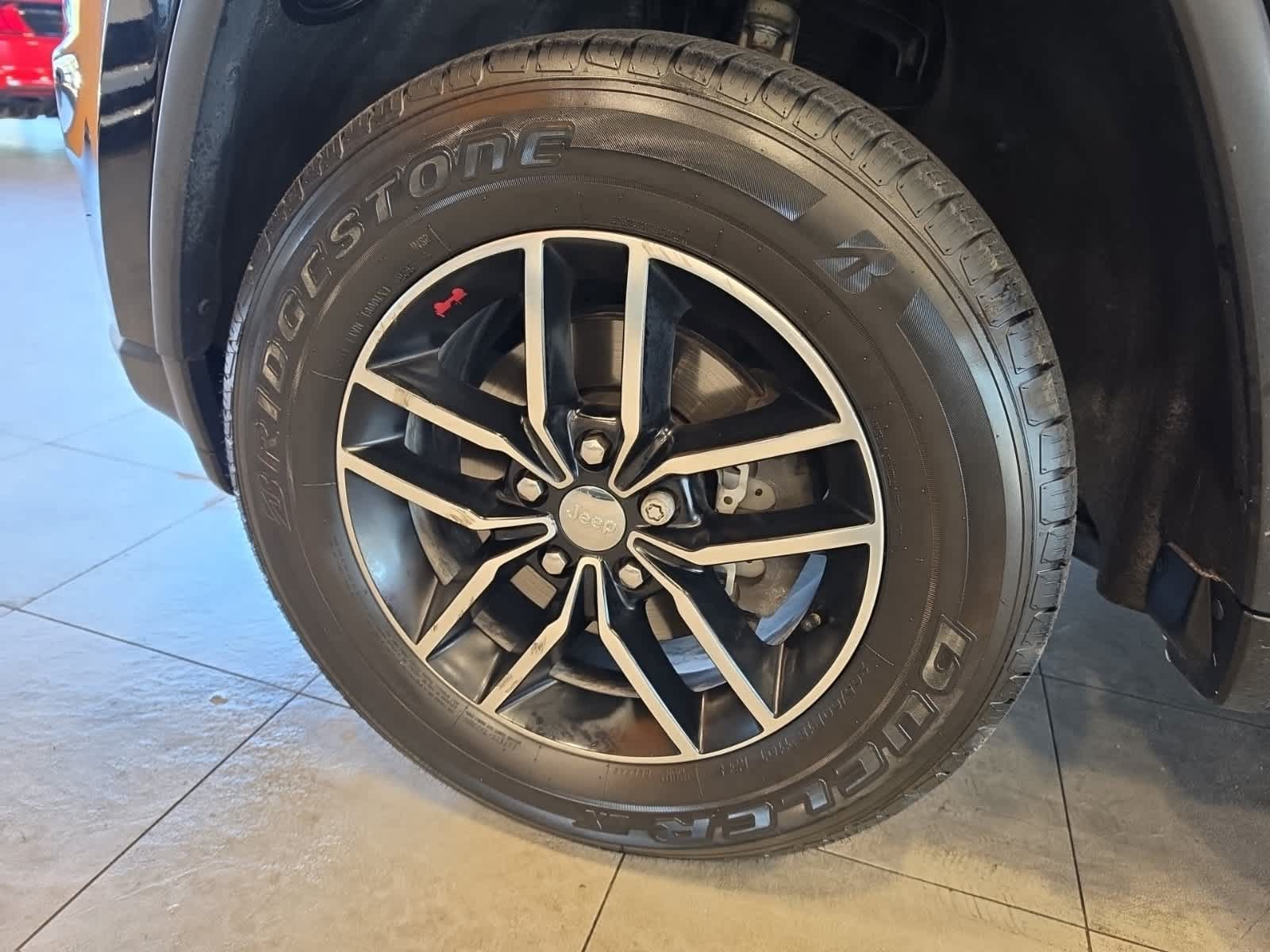 Used 2017 Jeep Grand Cherokee Trailhawk AWD/4WD image 13