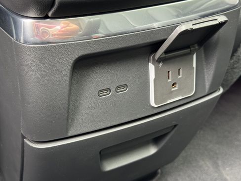 New 2026 Cadillac Vistiq Sport image 15