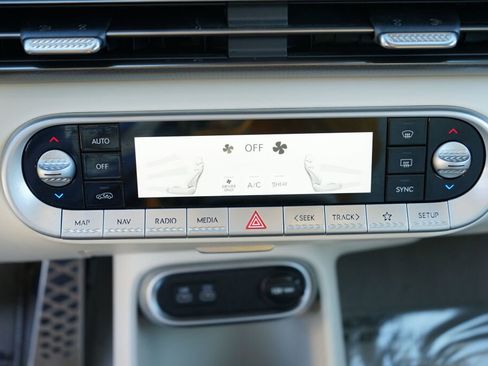 Used 2023 Genesis GV60 Performance image 27