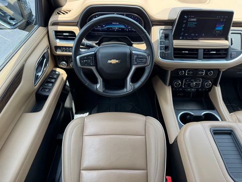 Used 2023 Chevrolet Tahoe Premier AWD/4WD image 17