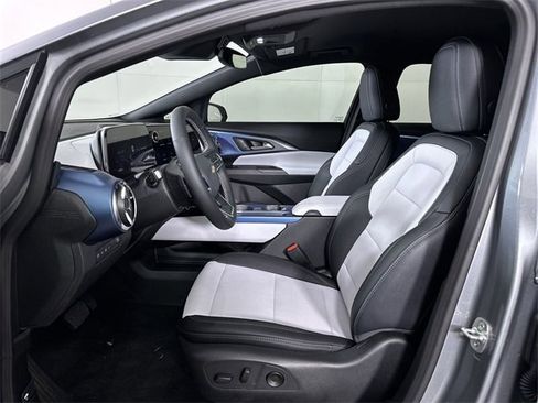 New 2026 Chevrolet Equinox EV LT image 19