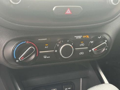 Used 2020 Kia Soul LX FWD image 18