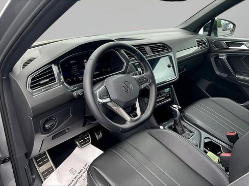 Used 2023 Volkswagen Tiguan SE R-Line AWD/4WD image 22