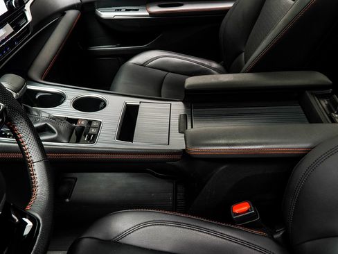 Used 2022 Toyota Sienna XSE image 17