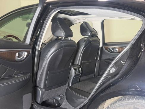 Used 2014 INFINITI Q50 Hybrid w/ Deluxe Technology Package RWD image 11