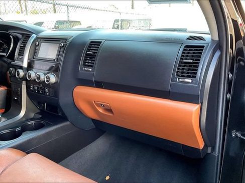 Used 2019 Toyota Sequoia Platinum AWD/4WD image 16