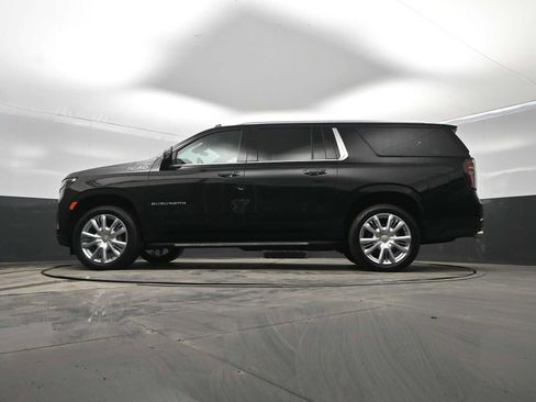 Used 2024 Chevrolet Suburban High Country image 33