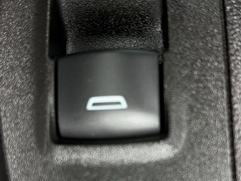 Used 2018 Chevrolet Equinox Premier AWD/4WD image 31