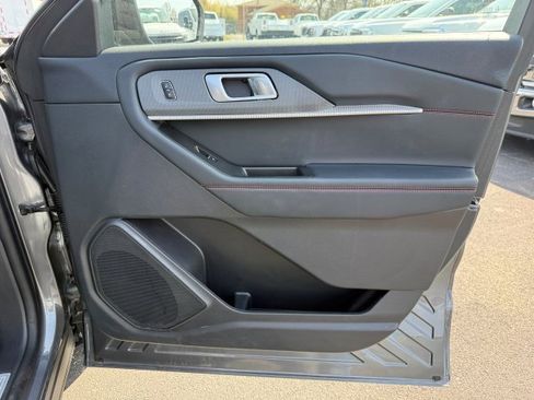Used 2025 Ford Explorer ST-Line w/ ST-Line Street Pack image 24