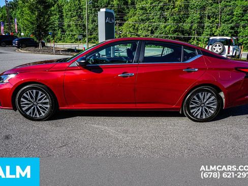 Used 2024 Nissan Altima 2.5 SV FWD image 7