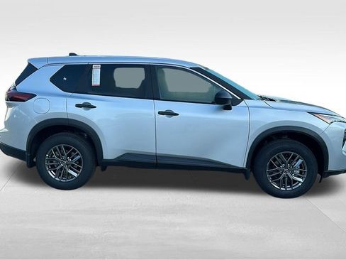Certified 2025 Nissan Rogue S AWD/4WD image 8