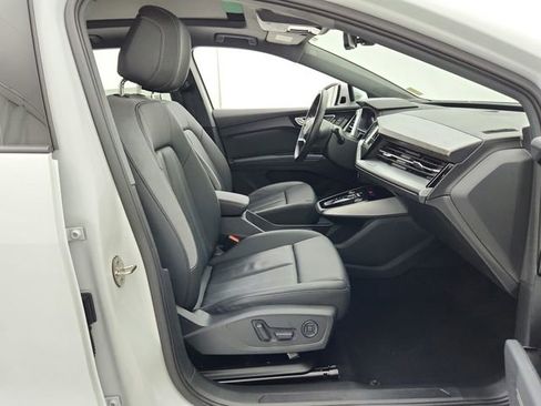 Used 2023 Audi Q4 e-tron Premium w/ Convenience Package image 15