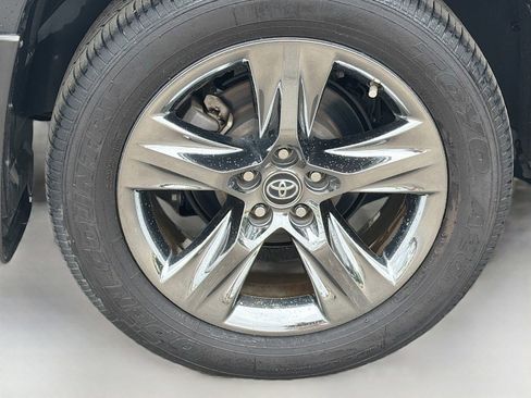 Used 2019 Toyota Highlander Limited Platinum AWD/4WD image 9