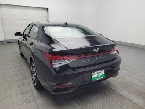 Used 2023 Hyundai Elantra SEL w/ Convenience Package FWD image 5