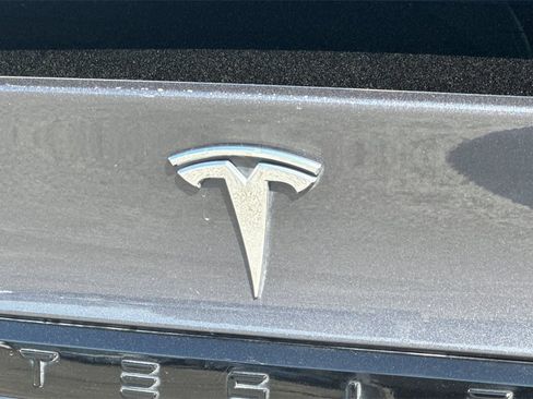 Used 2023 Tesla Model X Plaid image 25