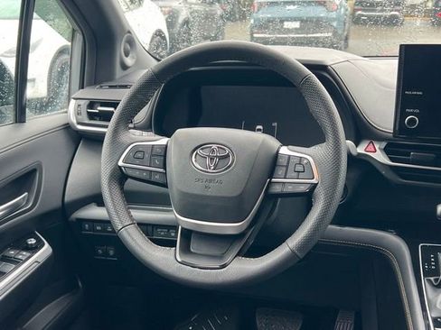 Used 2025 Toyota Sienna XLE Woodland Edition AWD/4WD image 14