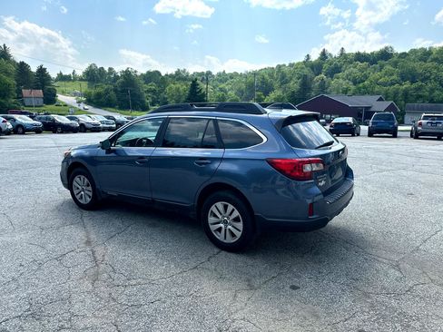 Used 2017 Subaru Outback 2.5i Premium image 6