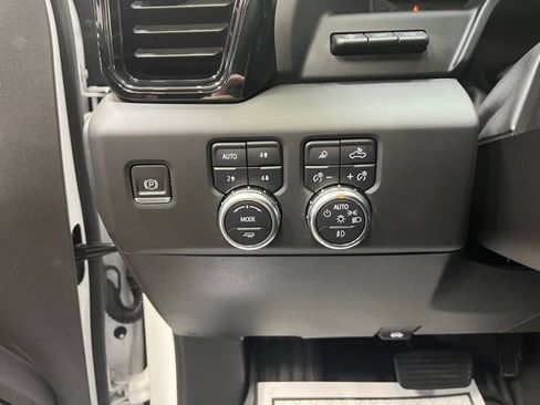 Used 2024 GMC Sierra 1500 AT4 w/ Technology Package image 16
