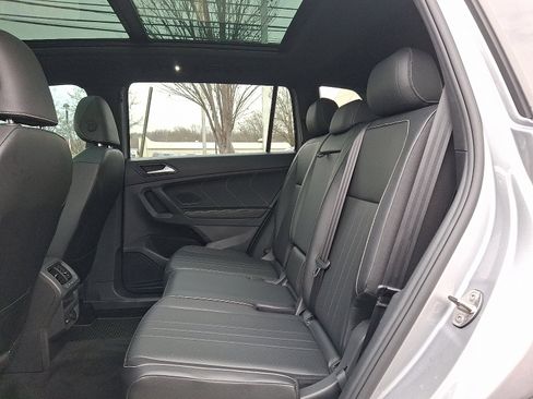 Used 2023 Volkswagen Tiguan SE R-Line image 10