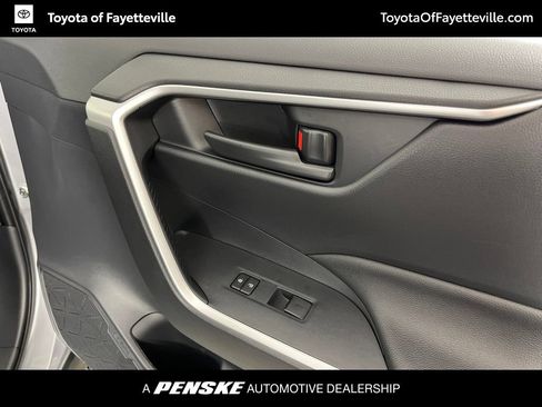 Certified 2025 Toyota RAV4 LE AWD/4WD image 23