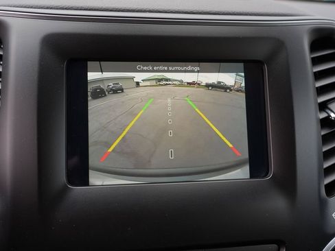 Used 2019 Jeep Cherokee Latitude w/ Popular Appearance Group AWD/4WD image 30